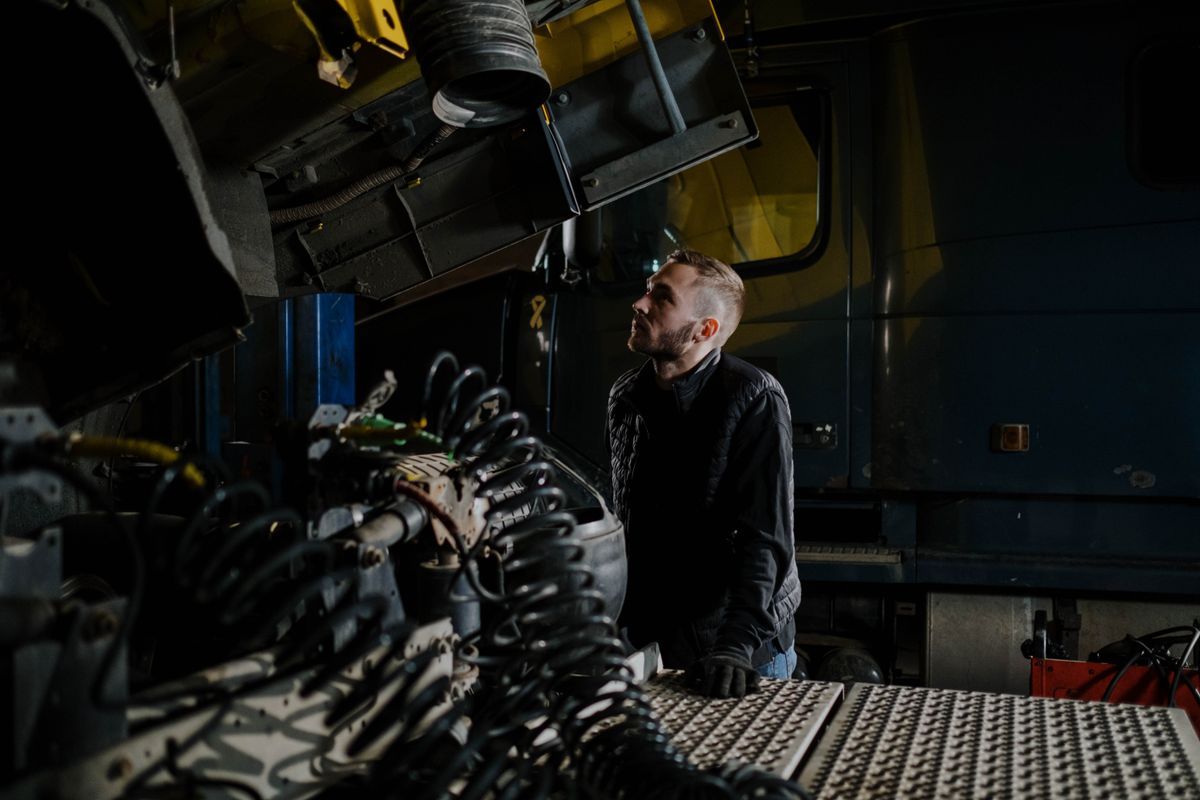 Inspecting a diesel engine